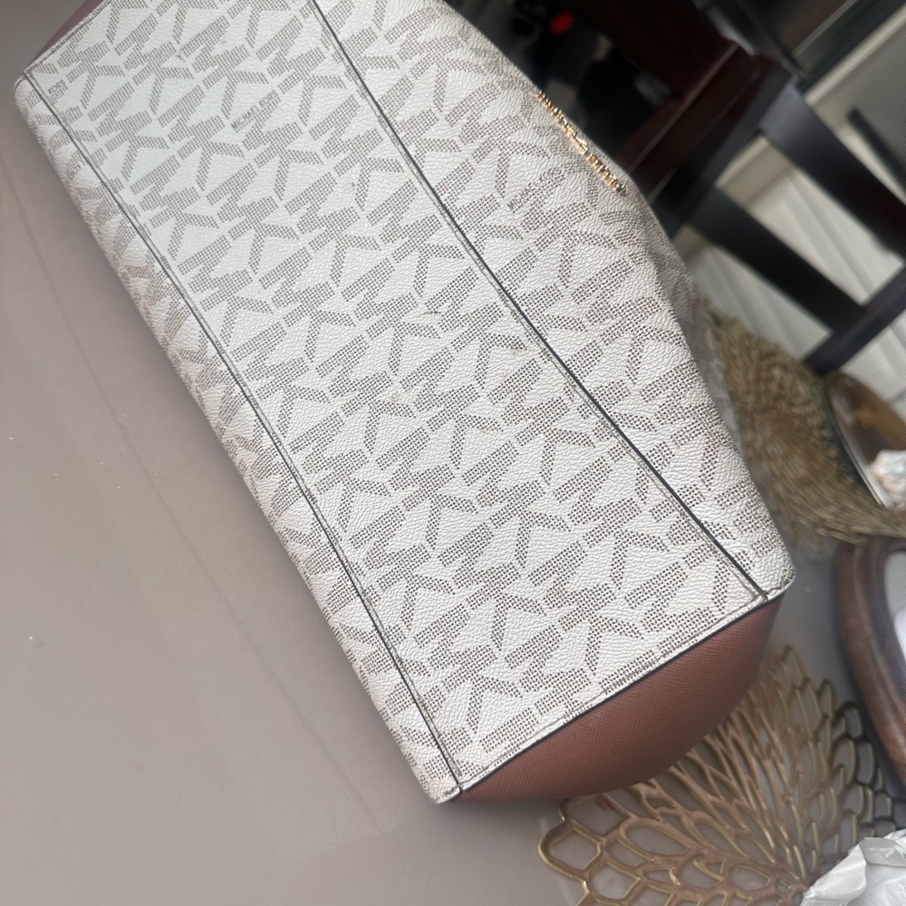 Michael Kors Signature Brown and Cream Tote - Picture 5 of 6